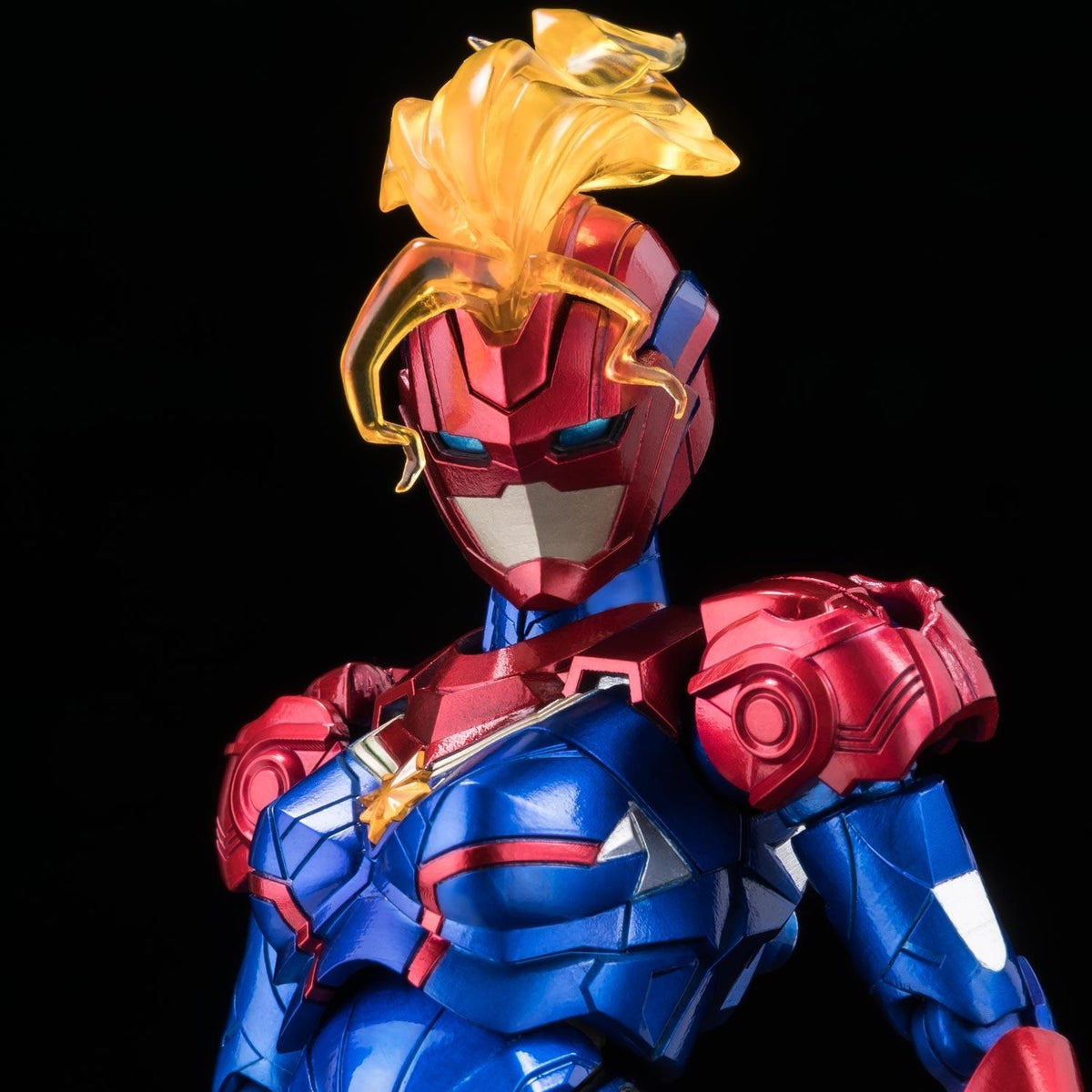 [PREORDER] Fighting Armor Captain Marvel
