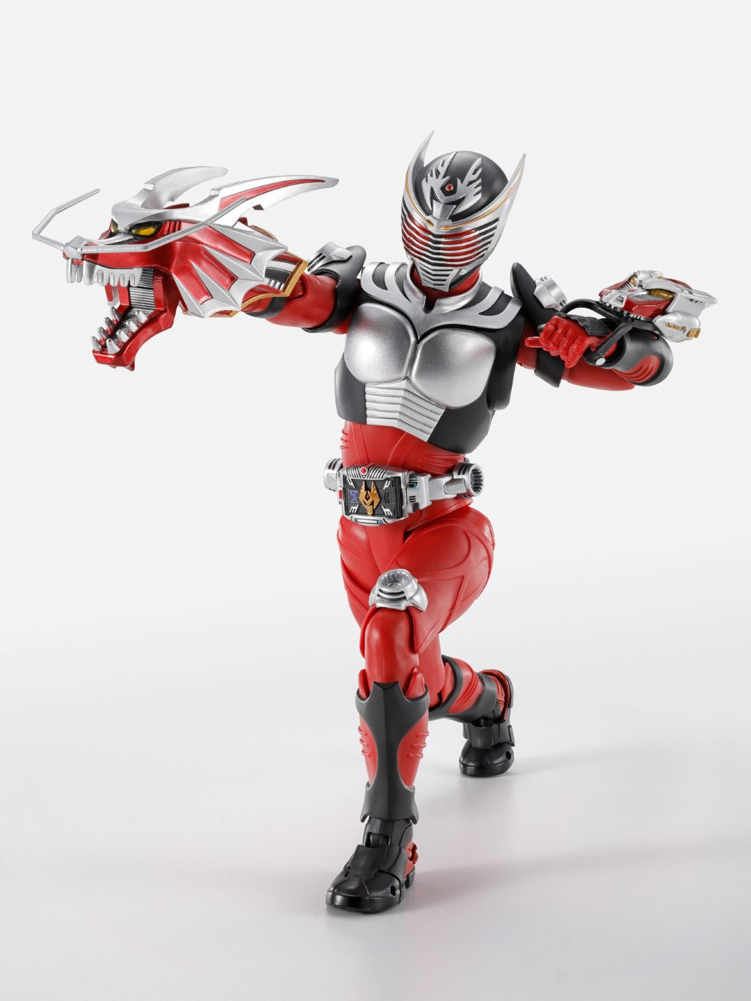 [PREORDER] SH Figuarts Sinkocchou Seihou Kamen Rider Ryuki (reissue)