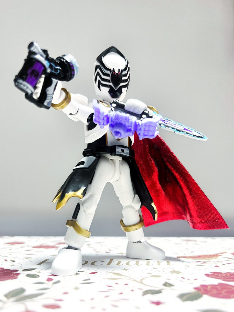 Cameron Blokees Spider King Wire Cape