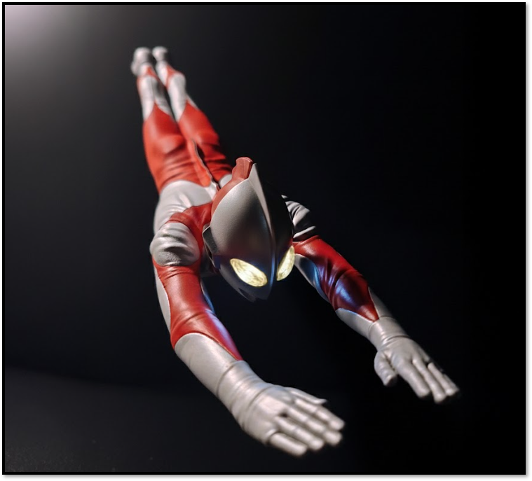 [PREORDER] LEVI-ART 001 Ultraman Levitating Statue