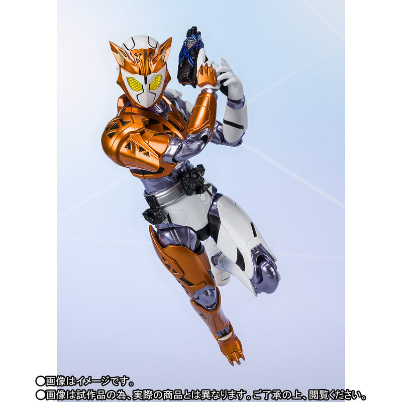 SH Figuarts Kamen Rider Valkyrie Rushing Cheetah