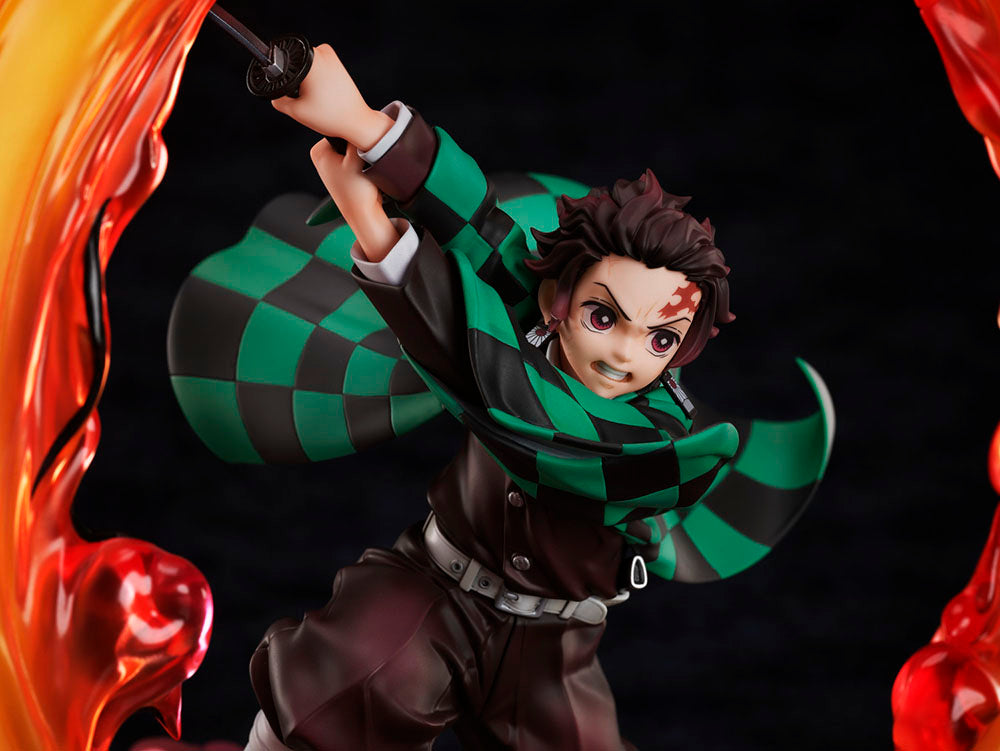 Demon Slayer Tanjiro Kamado (Hinokami Kagura Clear Blue) Sky 1/8 Scale Figure