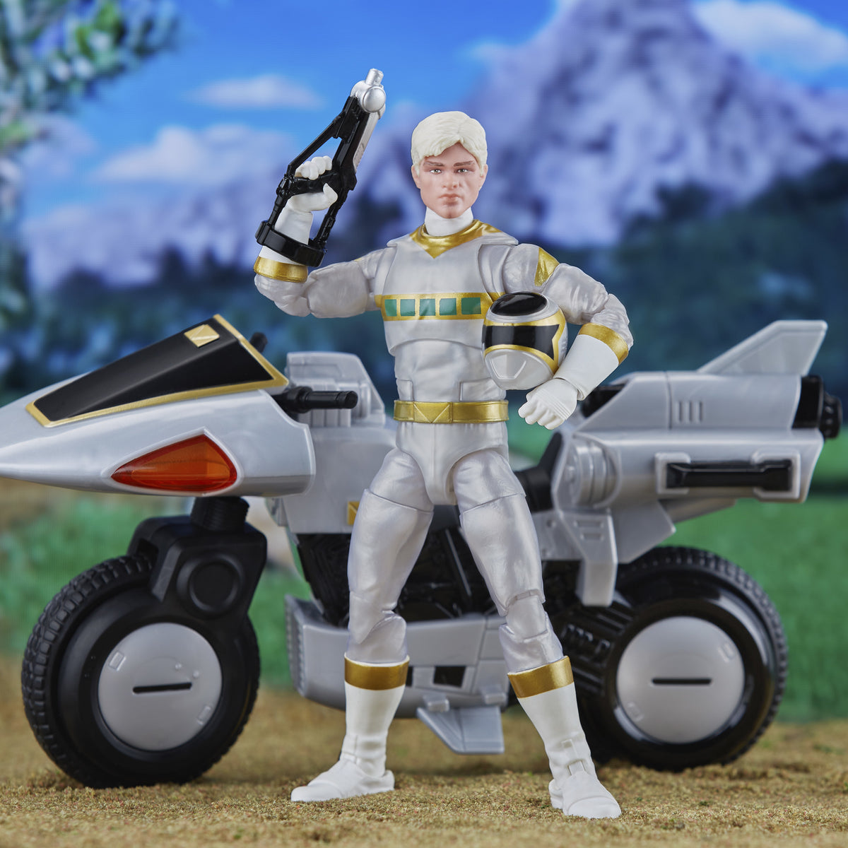 Lightning Collection DLX Power Rangers In Space Silver Ranger